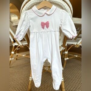 Smockingbird baby girls’ long footie romper layette white w/ pink crochet bow 9M